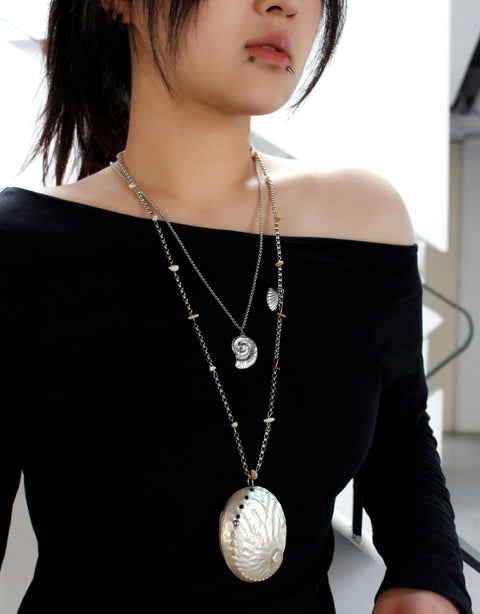 Natural Holding Necklace
