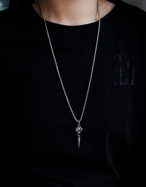 Partial Hold Necklace