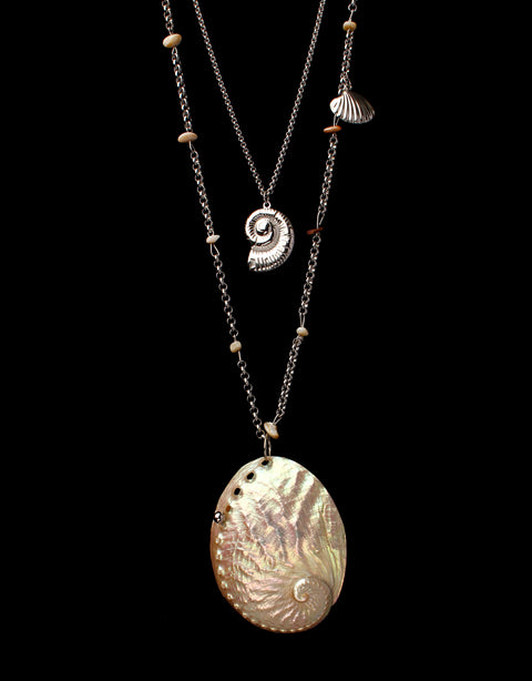 Natural Holding Necklace