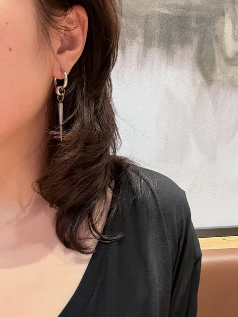 Boucles d'oreilles créoles rivetées industrielles