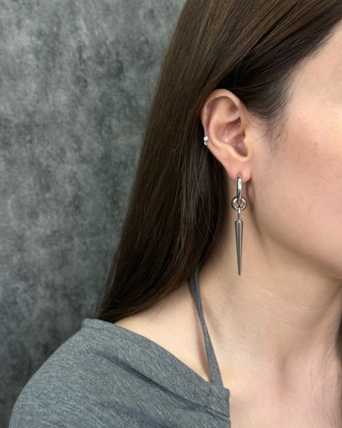 Boucles d'oreilles créoles rivetées industrielles