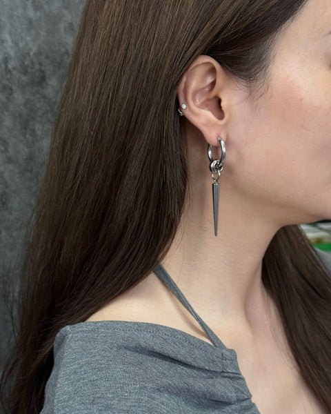 Boucles d'oreilles créoles rivetées industrielles