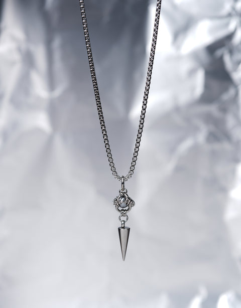 Partial Hold Necklace