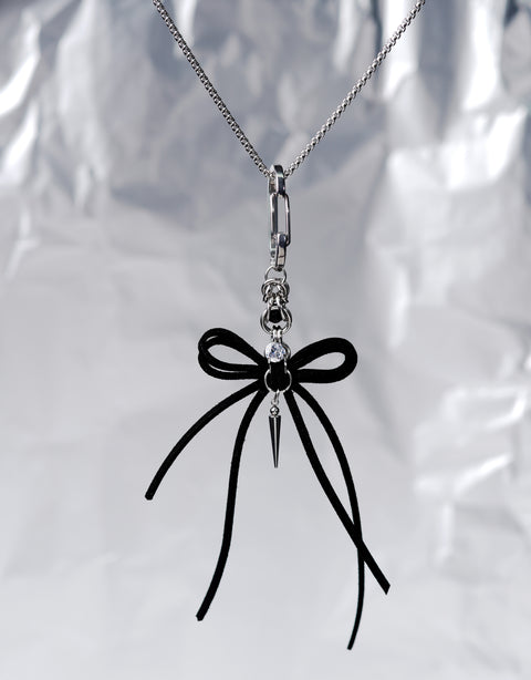 Held Softness Necklace